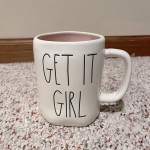 Cute Rae Dunn coffee mug. Get It Girl